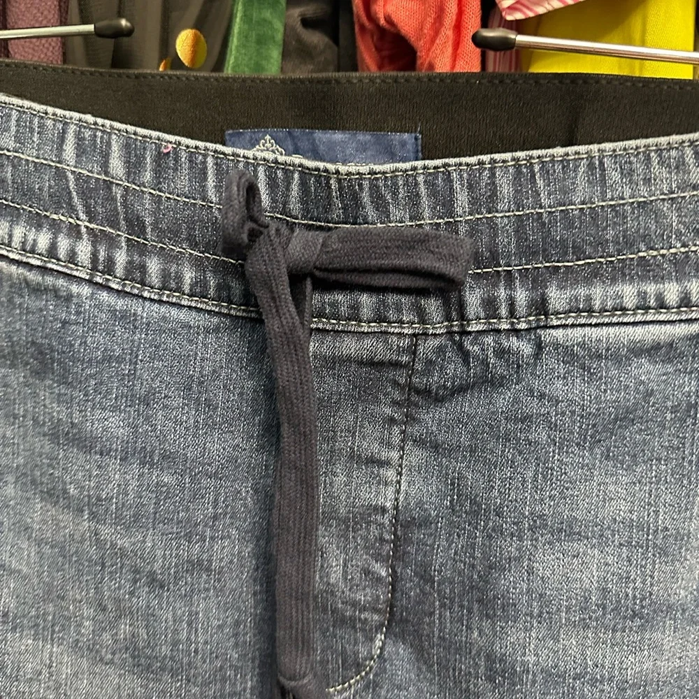 Democracy "Ab"leisure Rolled Cuff Denim Short Size 2 - Picture 4 of 6
